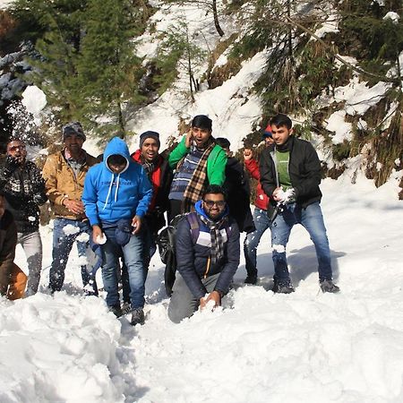 Madpackers Jibhi - Of Streamsides & Waterfalls Luaran gambar