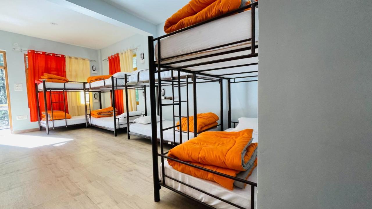 Madpackers Jibhi - Of Streamsides & Waterfalls Luaran gambar
