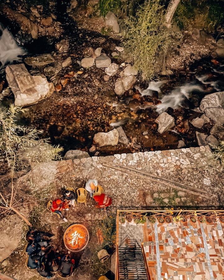 Madpackers Jibhi - Of Streamsides & Waterfalls Luaran gambar
