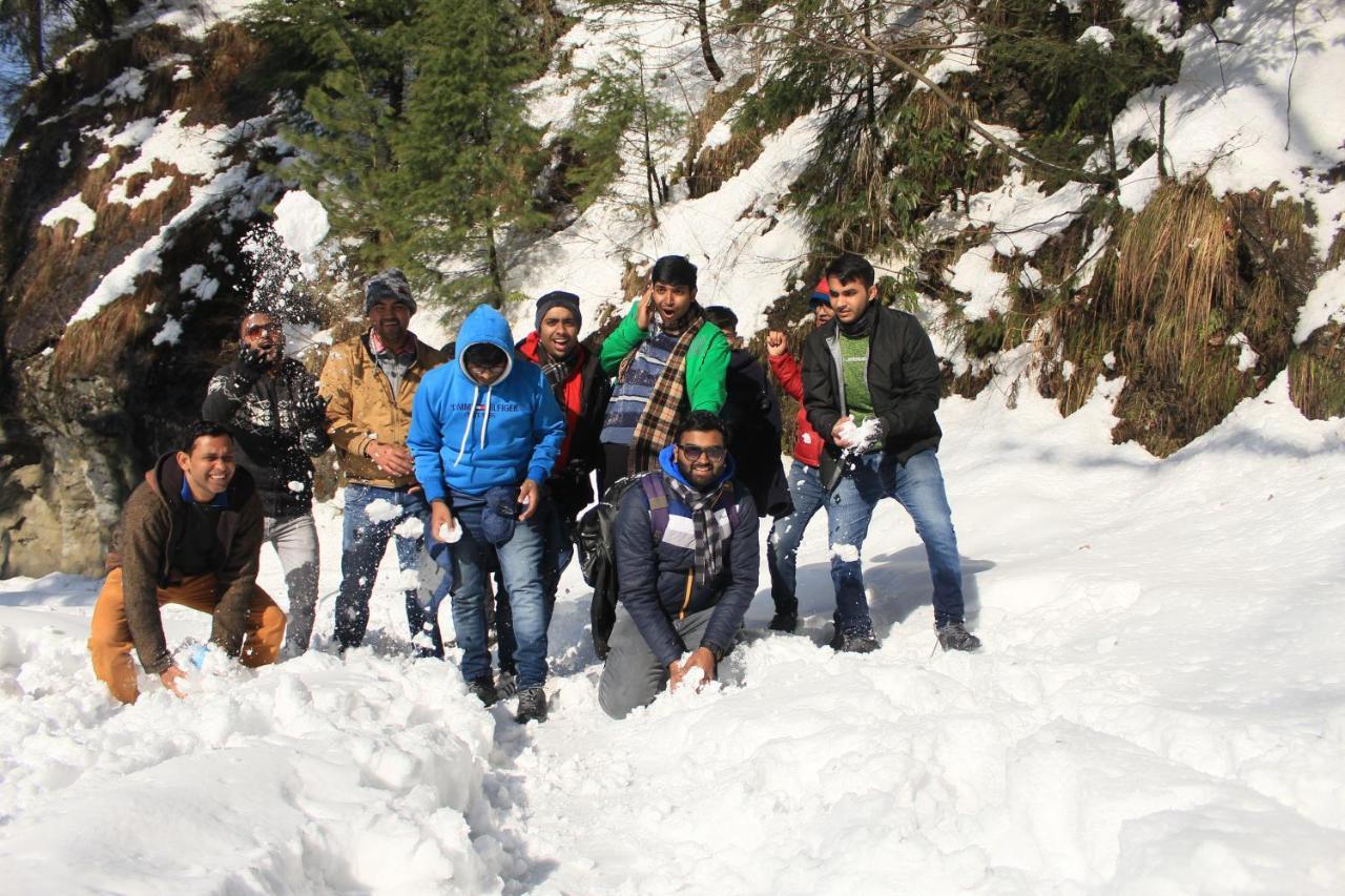 Madpackers Jibhi - Of Streamsides & Waterfalls Luaran gambar